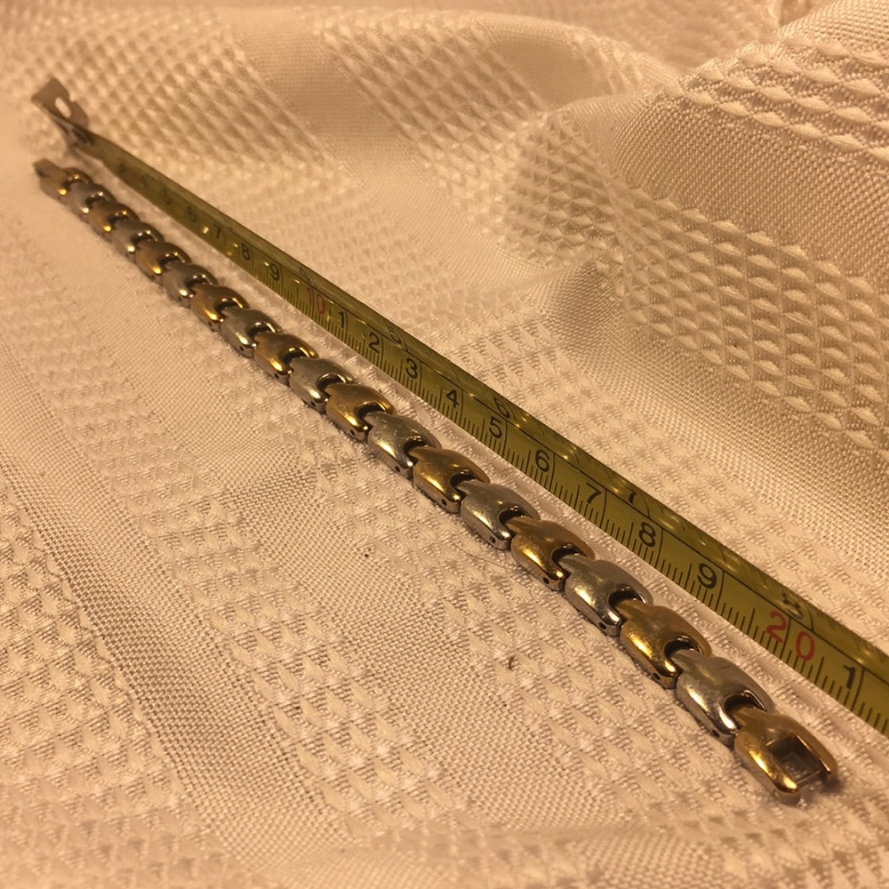 Magnetic bracelet